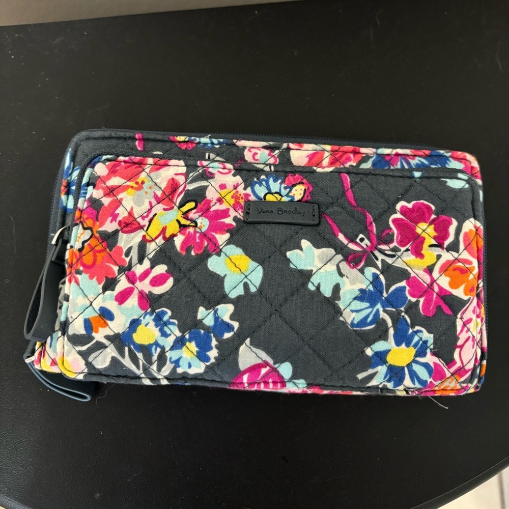 Vera Bradley Iconic Deluxe Crossbody in Pretty Posies